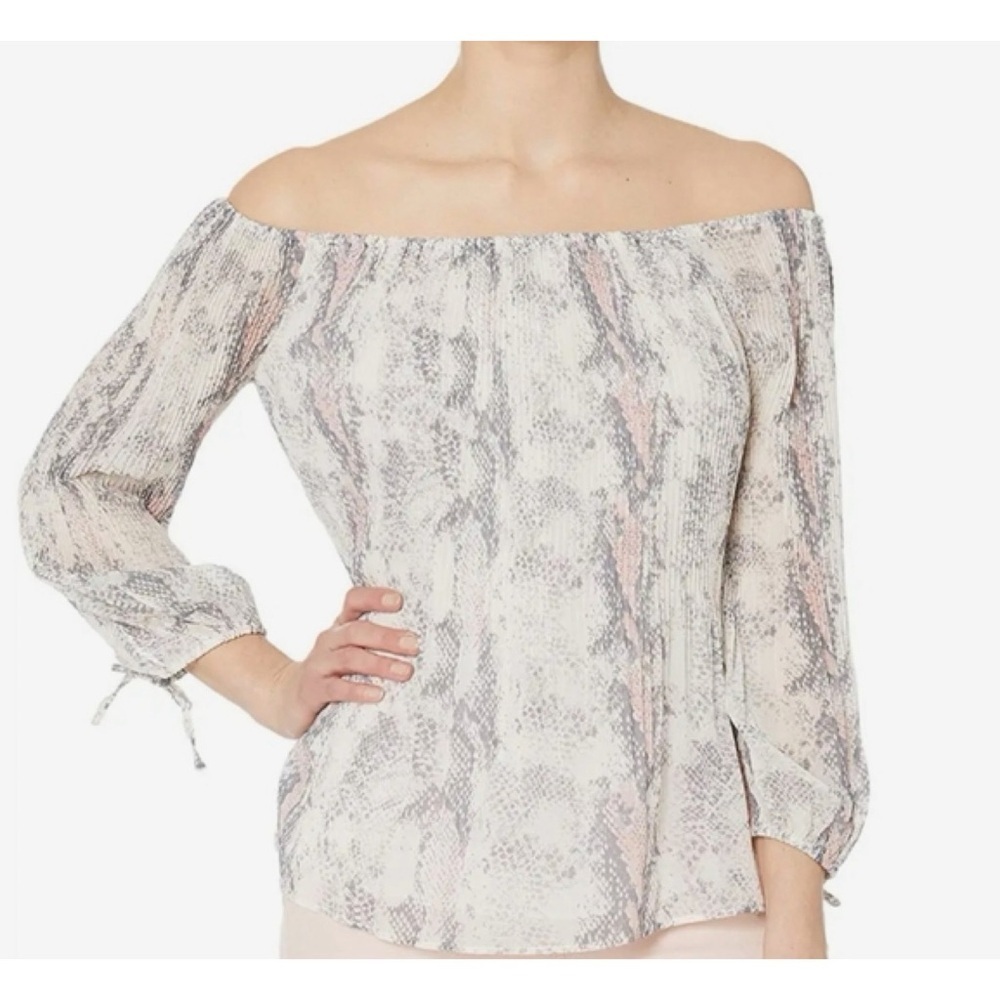 Tribal Jeans white and grey off the shoulder top